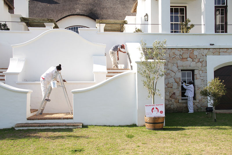Beautifully painted Cape Dutch estate in Hermanus with Walker Bay Painters team at work